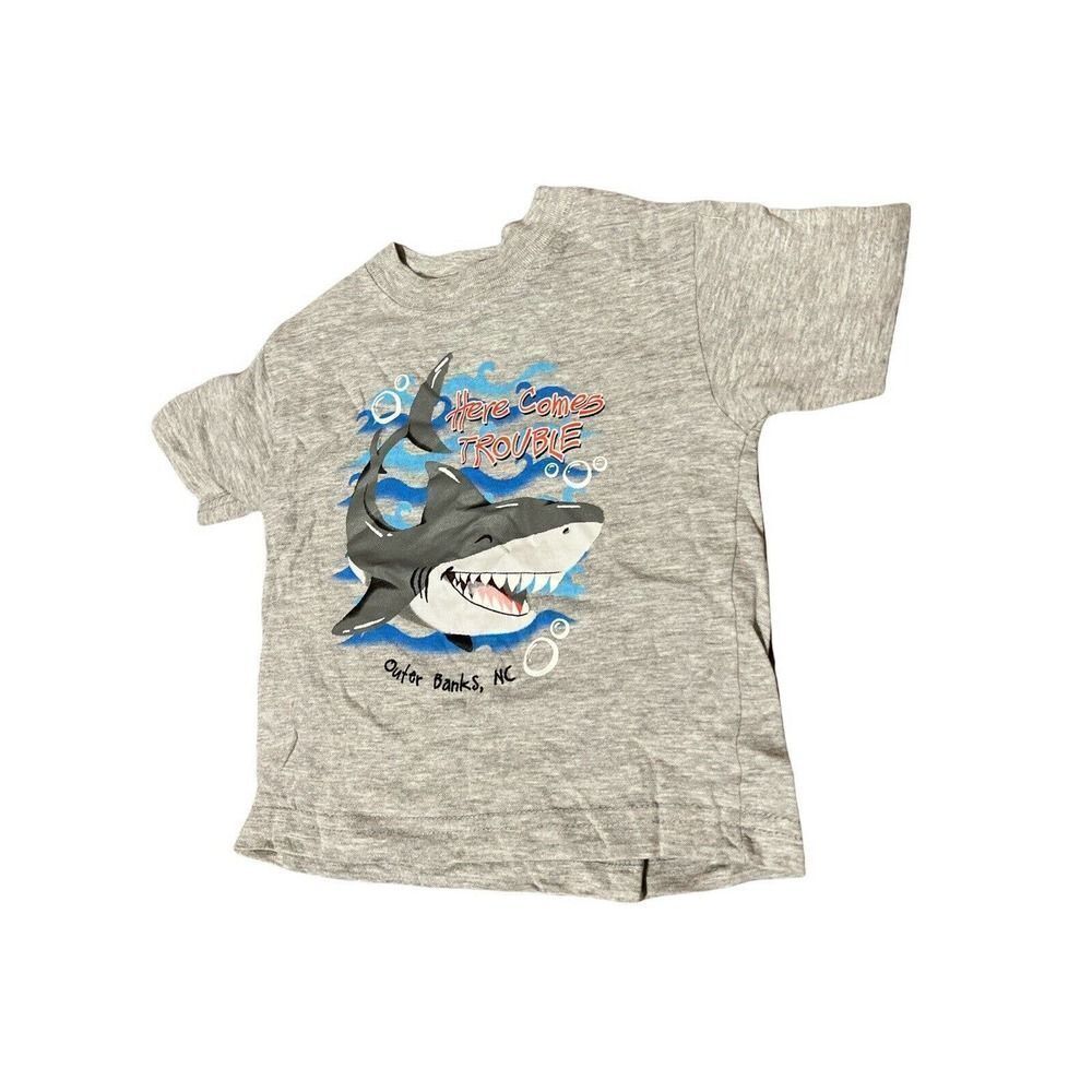 Kid U Not “Here Comes Trouble” Shark Outerbanks, NC Shirt Toddler 2T